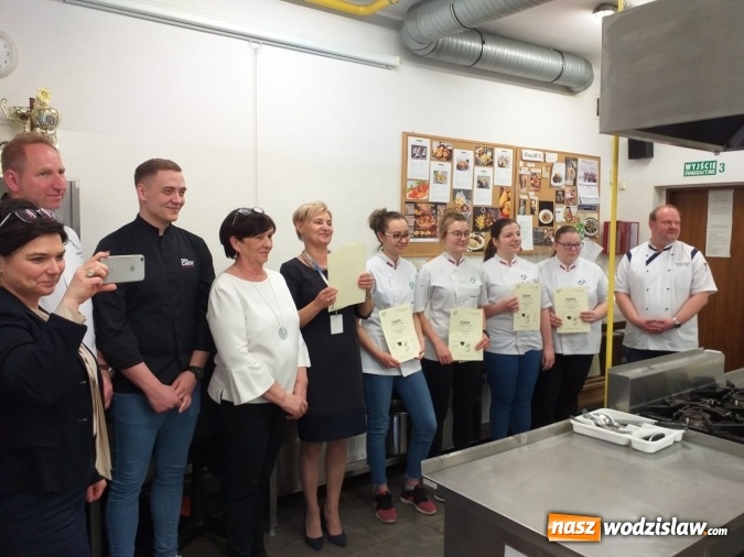 Zdjęcie w galerii na portalu naszwodzislaw.com: Kulinarny Black Box, czyli gastronomiczna niespodzianka w wodzisławskim Ekonomiku wiadomości z regionu