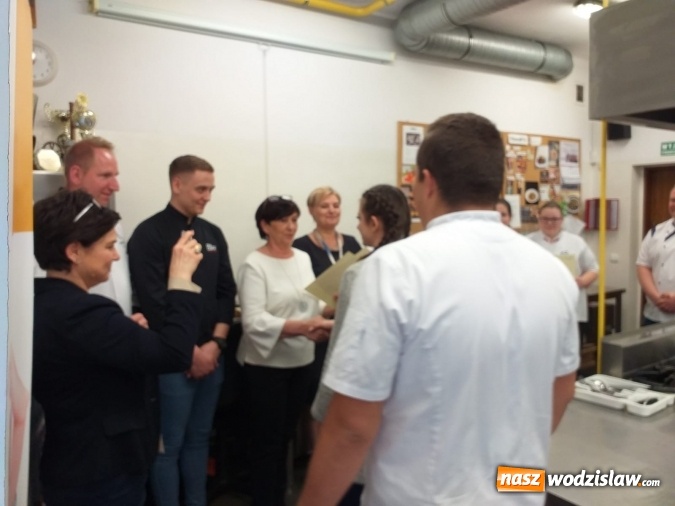 Zdjęcie w galerii na portalu naszwodzislaw.com: Kulinarny Black Box, czyli gastronomiczna niespodzianka w wodzisławskim Ekonomiku wiadomości z regionu