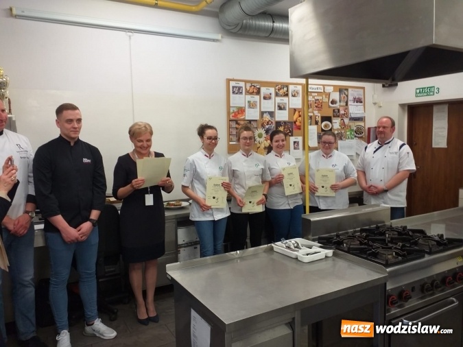 Zdjęcie w galerii na portalu naszwodzislaw.com: Kulinarny Black Box, czyli gastronomiczna niespodzianka w wodzisławskim Ekonomiku wiadomości z regionu