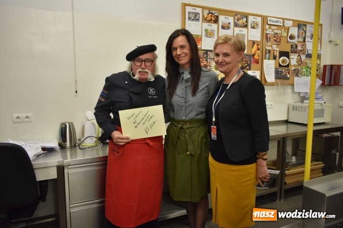 Zdjęcie w galerii na portalu naszwodzislaw.com: Wirtuoz sztuki kulinarnej Kurt Scheller uczył młodzież wodzisławskiego Ekonomika [FOTO] wiadomości z regionu