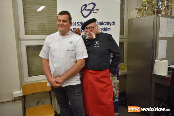 Zdjęcie w galerii na portalu naszwodzislaw.com: Wirtuoz sztuki kulinarnej Kurt Scheller uczył młodzież wodzisławskiego Ekonomika [FOTO] wiadomości z regionu