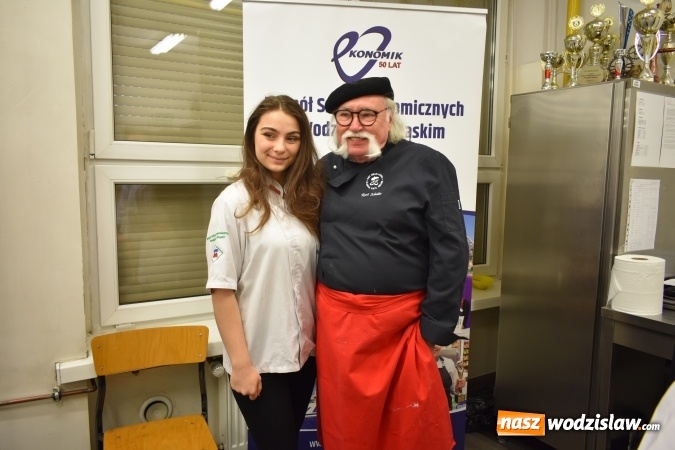 Zdjęcie w galerii na portalu naszwodzislaw.com: Wirtuoz sztuki kulinarnej Kurt Scheller uczył młodzież wodzisławskiego Ekonomika [FOTO] wiadomości z regionu