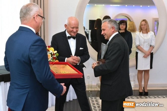 Zdjęcie w galerii na portalu naszwodzislaw.com: Statuetki Powiatowy Lider Przedsiębiorczości 2018 wręczone [FOTO] wiadomości z regionu