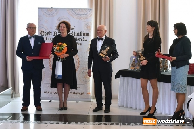 Zdjęcie w galerii na portalu naszwodzislaw.com: Statuetki Powiatowy Lider Przedsiębiorczości 2018 wręczone [FOTO] wiadomości z regionu