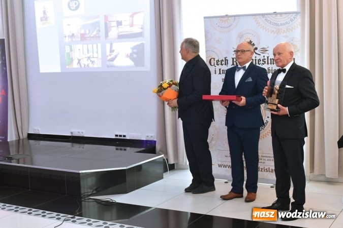 Zdjęcie w galerii na portalu naszwodzislaw.com: Statuetki Powiatowy Lider Przedsiębiorczości 2018 wręczone [FOTO] wiadomości z regionu