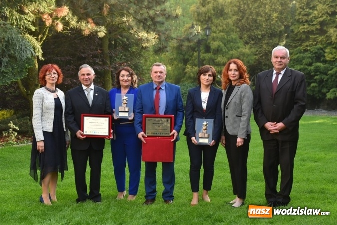 Zdjęcie w galerii na portalu naszwodzislaw.com: Statuetki Powiatowy Lider Przedsiębiorczości 2018 wręczone [FOTO] wiadomości z regionu