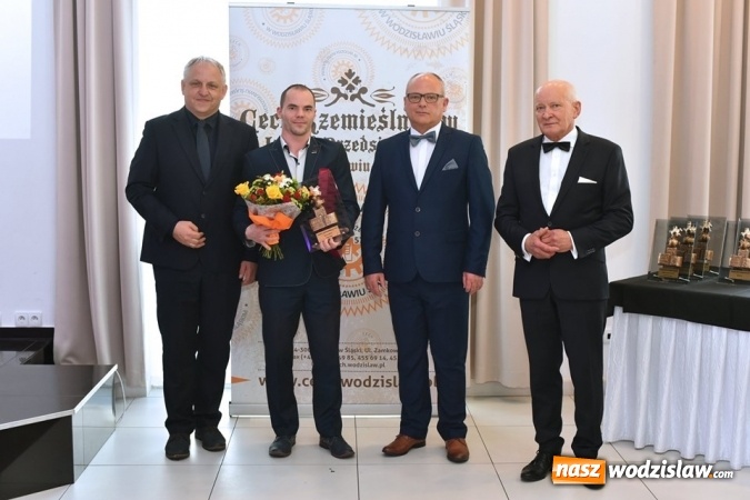 Zdjęcie w galerii na portalu naszwodzislaw.com: Statuetki Powiatowy Lider Przedsiębiorczości 2018 wręczone [FOTO] wiadomości z regionu