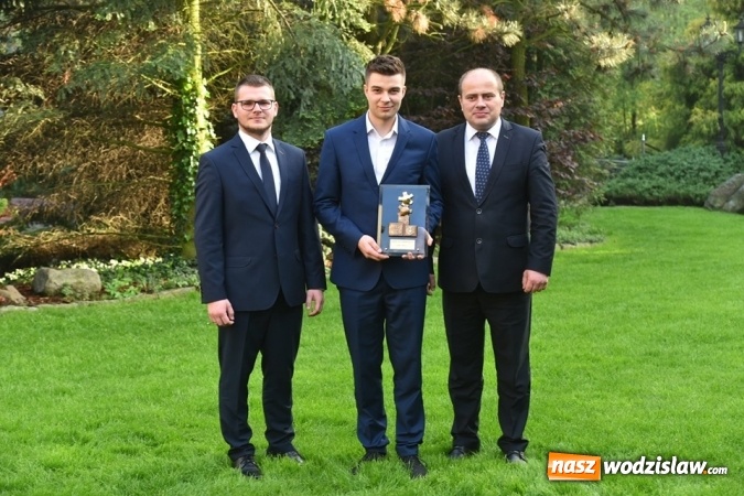 Zdjęcie w galerii na portalu naszwodzislaw.com: Statuetki Powiatowy Lider Przedsiębiorczości 2018 wręczone [FOTO] wiadomości z regionu