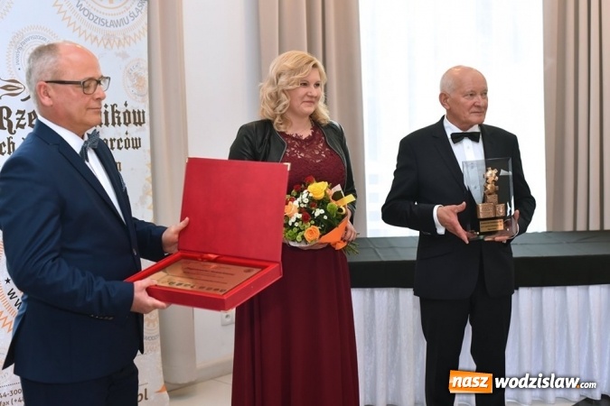 Zdjęcie w galerii na portalu naszwodzislaw.com: Statuetki Powiatowy Lider Przedsiębiorczości 2018 wręczone [FOTO] wiadomości z regionu