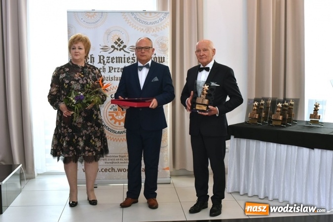 Zdjęcie w galerii na portalu naszwodzislaw.com: Statuetki Powiatowy Lider Przedsiębiorczości 2018 wręczone [FOTO] wiadomości z regionu