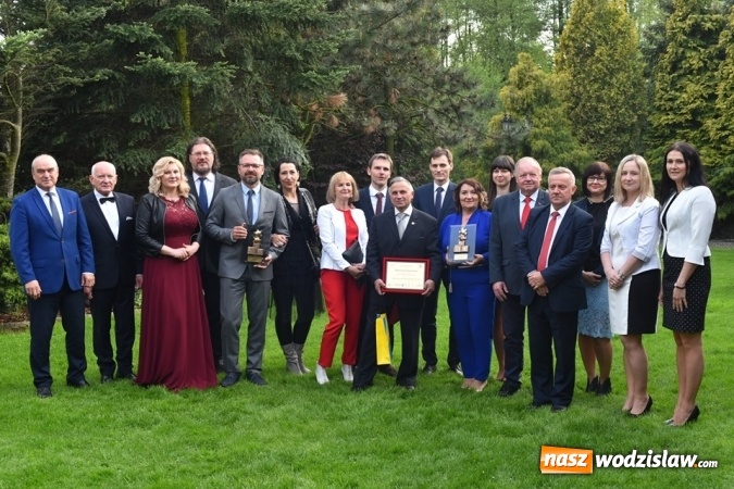 Zdjęcie w galerii na portalu naszwodzislaw.com: Statuetki Powiatowy Lider Przedsiębiorczości 2018 wręczone [FOTO] wiadomości z regionu