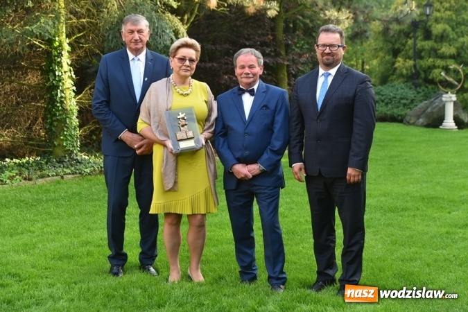 Zdjęcie w galerii na portalu naszwodzislaw.com: Statuetki Powiatowy Lider Przedsiębiorczości 2018 wręczone [FOTO] wiadomości z regionu
