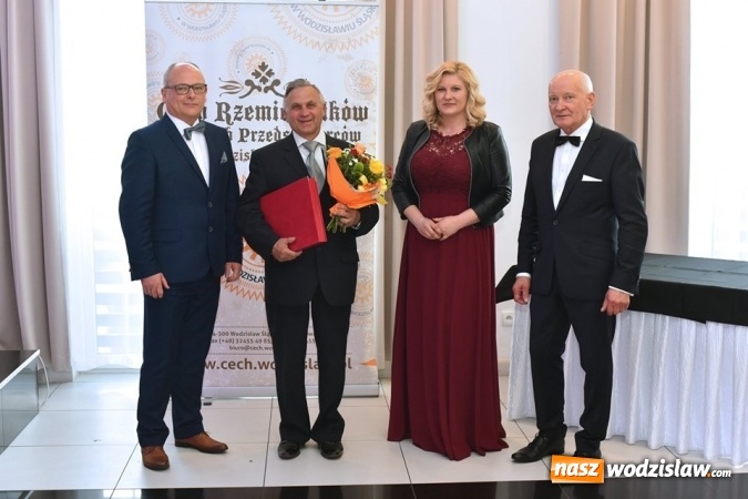 Zdjęcie w galerii na portalu naszwodzislaw.com: Statuetki Powiatowy Lider Przedsiębiorczości 2018 wręczone [FOTO] wiadomości z regionu