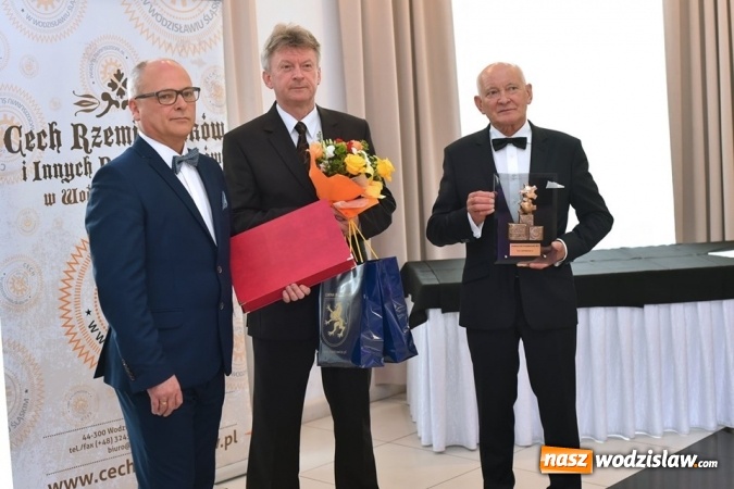 Zdjęcie w galerii na portalu naszwodzislaw.com: Statuetki Powiatowy Lider Przedsiębiorczości 2018 wręczone [FOTO] wiadomości z regionu