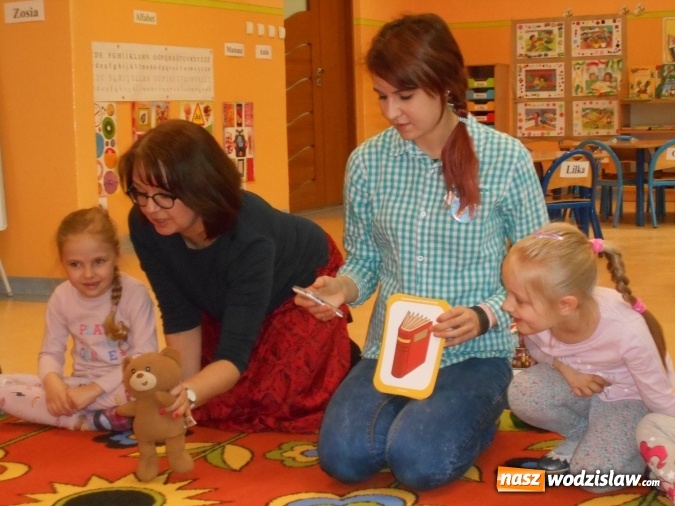 Zdjęcie w galerii na portalu naszwodzislaw.com: Teddy Eddie uczył przedszkolaków angielskiego wiadomości z regionu