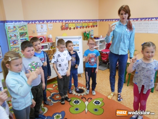 Zdjęcie w galerii na portalu naszwodzislaw.com: Teddy Eddie uczył przedszkolaków angielskiego wiadomości z regionu