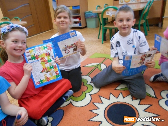 Zdjęcie w galerii na portalu naszwodzislaw.com: Teddy Eddie uczył przedszkolaków angielskiego wiadomości z regionu