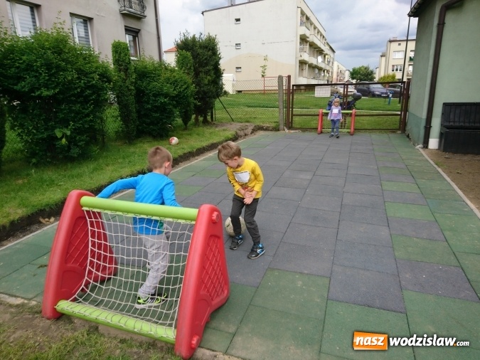 Zdjęcie w galerii na portalu naszwodzislaw.com: Przedszkole w Pszowie bogatsze o boisko wiadomości z regionu