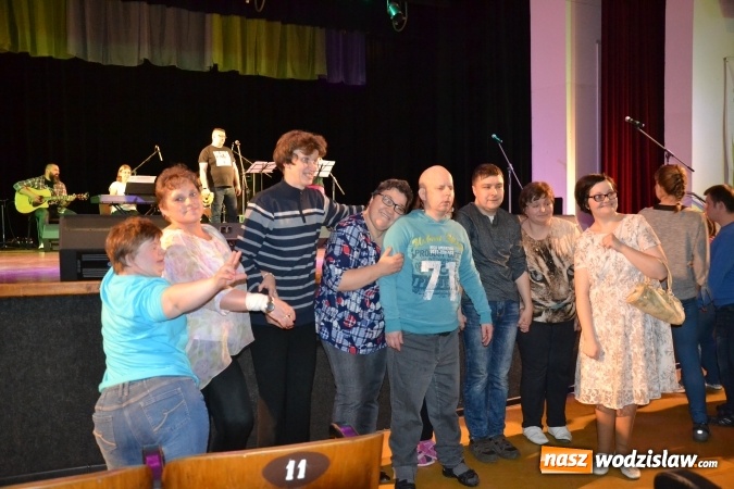 Zdjęcie w galerii na portalu naszwodzislaw.com: Muzyczny most. Kolejny koncert za nami [FOTO] wiadomości z regionu
