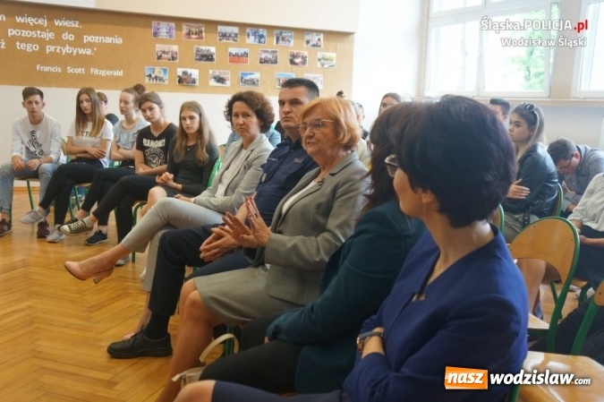 Zdjęcie w galerii na portalu naszwodzislaw.com: W PCKZiU debatowali o tym, jak walczyć z hejtem w Internecie wiadomości z regionu