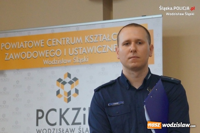 Zdjęcie w galerii na portalu naszwodzislaw.com: W PCKZiU debatowali o tym, jak walczyć z hejtem w Internecie wiadomości z regionu