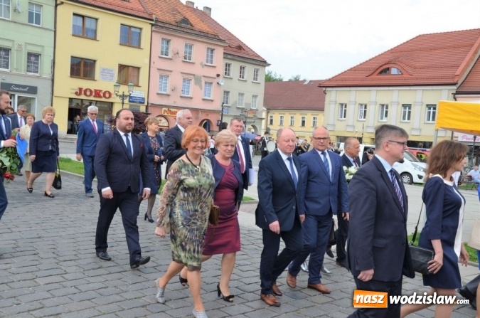 Zdjęcie w galerii na portalu naszwodzislaw.com: Awanse, odznaczenia i podsumowanie roku, czyli strażackie święto na wodzisławskim Rynku wiadomości z regionu