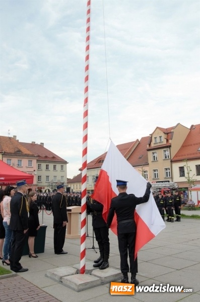 Zdjęcie w galerii na portalu naszwodzislaw.com: Awanse, odznaczenia i podsumowanie roku, czyli strażackie święto na wodzisławskim Rynku wiadomości z regionu