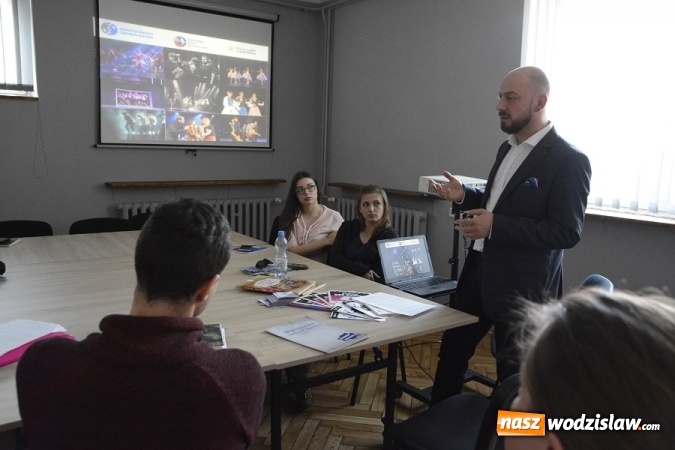 Zdjęcie w galerii na portalu naszwodzislaw.com: Uniwersytet Śląski nowym partnerem WCK wiadomości z regionu