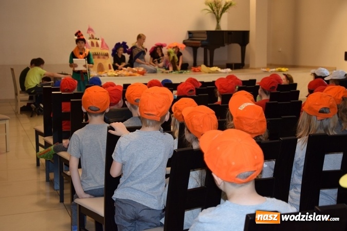 Zdjęcie w galerii na portalu naszwodzislaw.com: Calineczka na Dzień Dziecka z Gminną Biblioteką Publiczną w Mszanie wiadomości z regionu