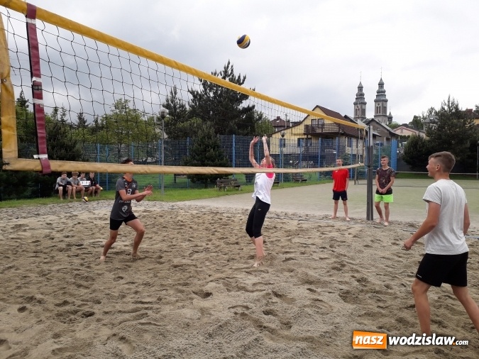 Zdjęcie w galerii na portalu naszwodzislaw.com: Młodzieżowy turniej siatkówki w ramach VII Grand Prix Starosty Wodzisławskiego wiadomości z regionu