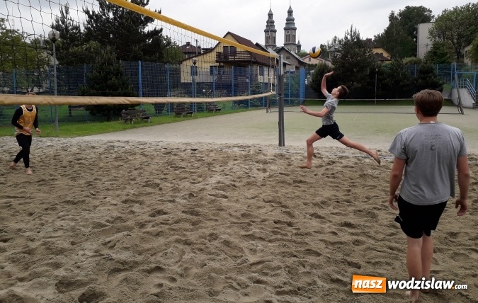 Zdjęcie w galerii na portalu naszwodzislaw.com: Młodzieżowy turniej siatkówki w ramach VII Grand Prix Starosty Wodzisławskiego wiadomości z regionu