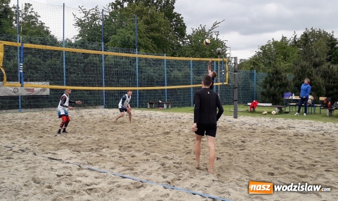 Zdjęcie w galerii na portalu naszwodzislaw.com: Młodzieżowy turniej siatkówki w ramach VII Grand Prix Starosty Wodzisławskiego wiadomości z regionu