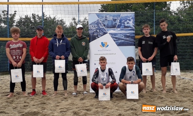 Zdjęcie w galerii na portalu naszwodzislaw.com: Młodzieżowy turniej siatkówki w ramach VII Grand Prix Starosty Wodzisławskiego wiadomości z regionu