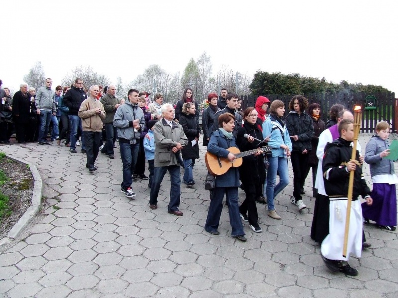 Zdjęcie w galerii na portalu naszwodzislaw.com: Manifestacja wiary w Zawadzie wiadomości z regionu