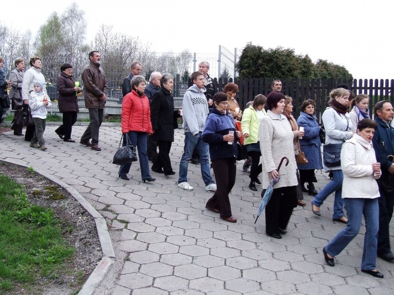 Zdjęcie w galerii na portalu naszwodzislaw.com: Manifestacja wiary w Zawadzie wiadomości z regionu