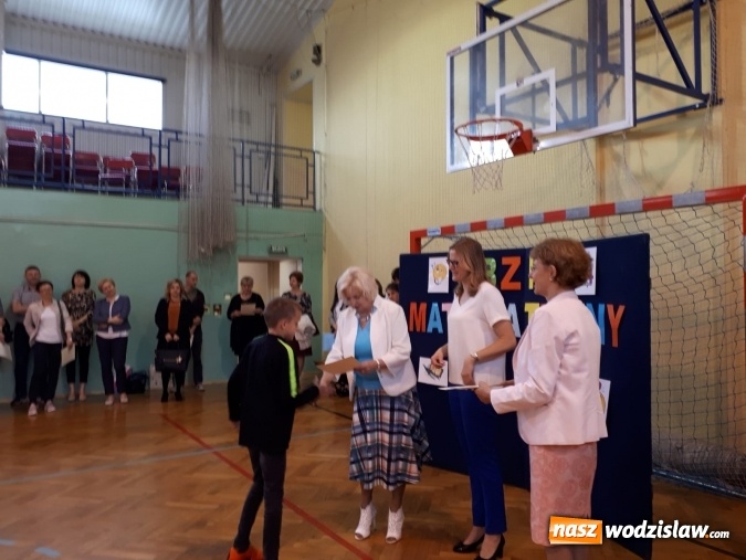 Zdjęcie w galerii na portalu naszwodzislaw.com: Matematyczny Bzik w wodzisławskim ZSP numer 5 wiadomości z regionu