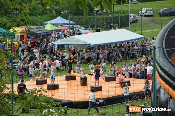 Zdjęcie w galerii na portalu naszwodzislaw.com: Udany Dzień Dziecka z GOKiR Mszana i mega dmuchańcami [FOTO] wiadomości z regionu