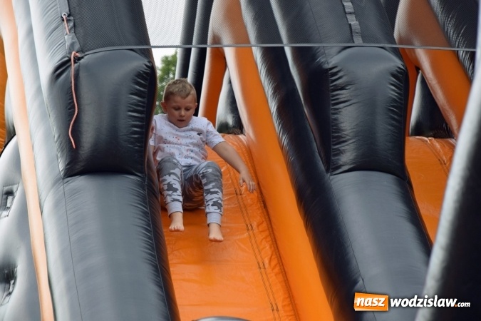 Zdjęcie w galerii na portalu naszwodzislaw.com: Udany Dzień Dziecka z GOKiR Mszana i mega dmuchańcami [FOTO] wiadomości z regionu