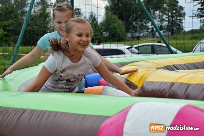 Zdjęcie w galerii na portalu naszwodzislaw.com: Udany Dzień Dziecka z GOKiR Mszana i mega dmuchańcami [FOTO] wiadomości z regionu