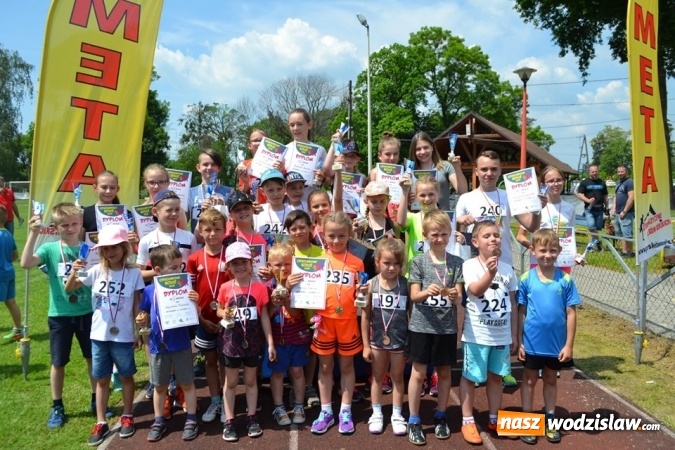 Zdjęcie w galerii na portalu naszwodzislaw.com: W Godowie walczyli o Czekoladowe Kolce [FOTO] wiadomości z regionu