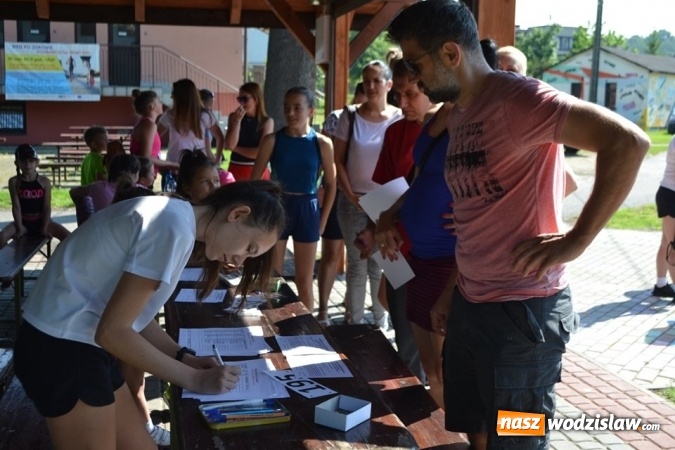 Zdjęcie w galerii na portalu naszwodzislaw.com: W Godowie walczyli o Czekoladowe Kolce [FOTO] wiadomości z regionu