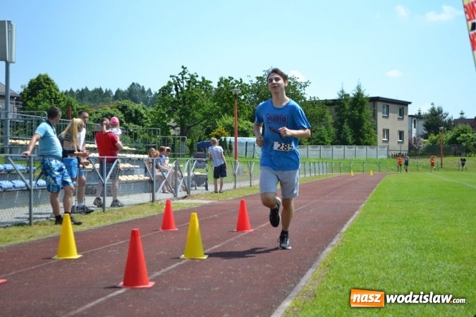 Zdjęcie w galerii na portalu naszwodzislaw.com: W Godowie walczyli o Czekoladowe Kolce [FOTO] wiadomości z regionu
