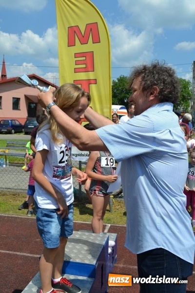 Zdjęcie w galerii na portalu naszwodzislaw.com: W Godowie walczyli o Czekoladowe Kolce [FOTO] wiadomości z regionu
