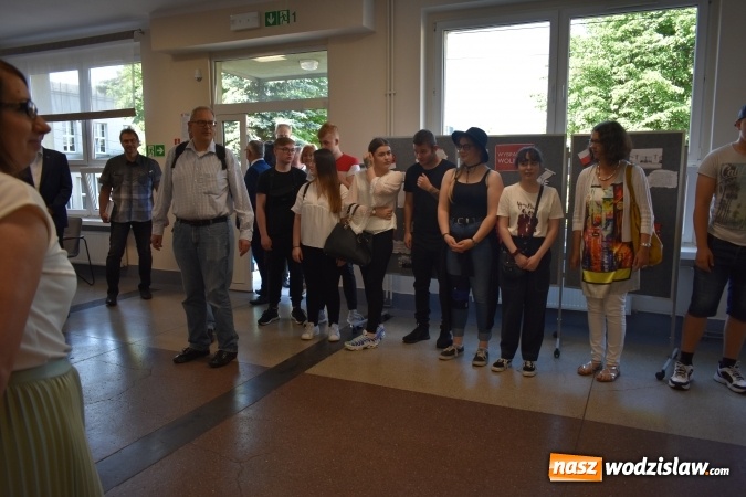 Zdjęcie w galerii na portalu naszwodzislaw.com: Przedsiębiorczość zaczyna się w szkole. VI Szkolne Forum Przedsiębiorczości w wodzisławskim Ekonomiku [FOTO] wiadomości z regionu