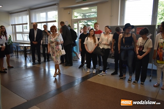 Zdjęcie w galerii na portalu naszwodzislaw.com: Przedsiębiorczość zaczyna się w szkole. VI Szkolne Forum Przedsiębiorczości w wodzisławskim Ekonomiku [FOTO] wiadomości z regionu