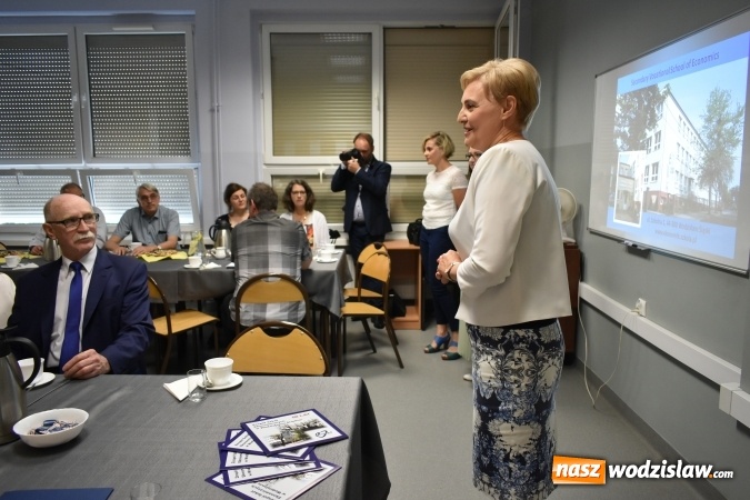 Zdjęcie w galerii na portalu naszwodzislaw.com: Przedsiębiorczość zaczyna się w szkole. VI Szkolne Forum Przedsiębiorczości w wodzisławskim Ekonomiku [FOTO] wiadomości z regionu