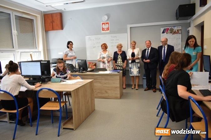 Zdjęcie w galerii na portalu naszwodzislaw.com: Przedsiębiorczość zaczyna się w szkole. VI Szkolne Forum Przedsiębiorczości w wodzisławskim Ekonomiku [FOTO] wiadomości z regionu