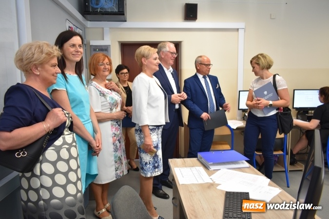 Zdjęcie w galerii na portalu naszwodzislaw.com: Przedsiębiorczość zaczyna się w szkole. VI Szkolne Forum Przedsiębiorczości w wodzisławskim Ekonomiku [FOTO] wiadomości z regionu