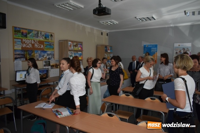 Zdjęcie w galerii na portalu naszwodzislaw.com: Przedsiębiorczość zaczyna się w szkole. VI Szkolne Forum Przedsiębiorczości w wodzisławskim Ekonomiku [FOTO] wiadomości z regionu