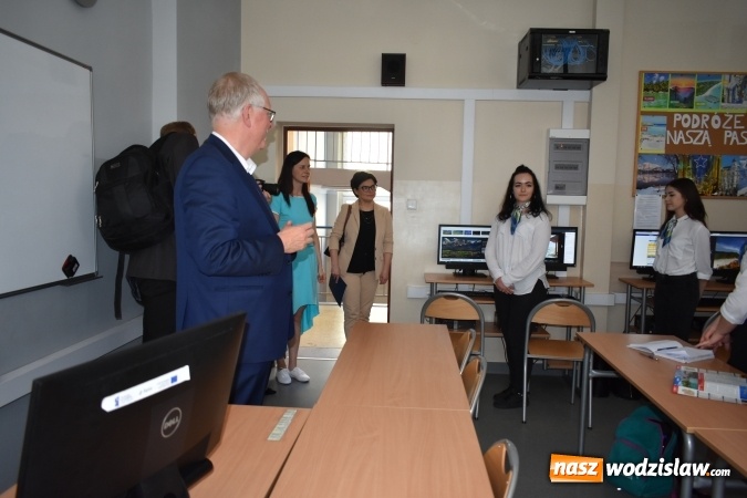 Zdjęcie w galerii na portalu naszwodzislaw.com: Przedsiębiorczość zaczyna się w szkole. VI Szkolne Forum Przedsiębiorczości w wodzisławskim Ekonomiku [FOTO] wiadomości z regionu